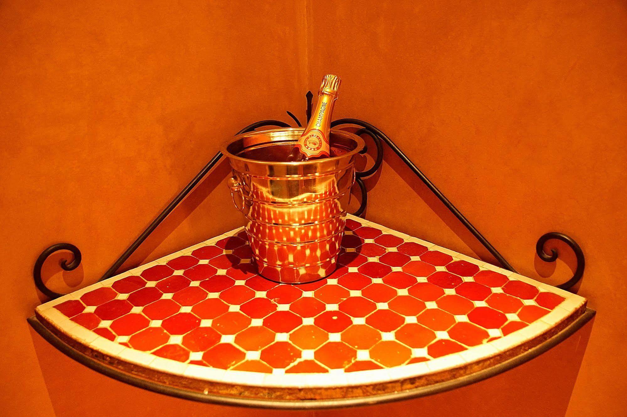 Hotel Riad Liège Exteriör bild